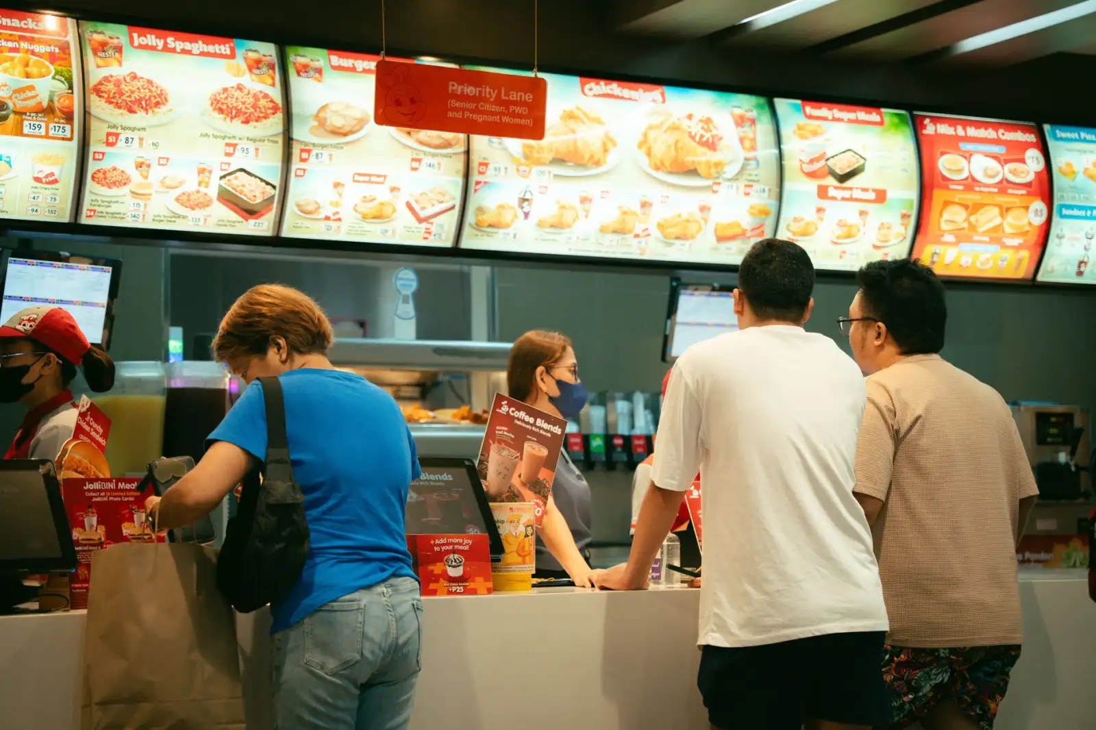 武汉广告装饰行业2025年绿色环保材料应用趋势分析
