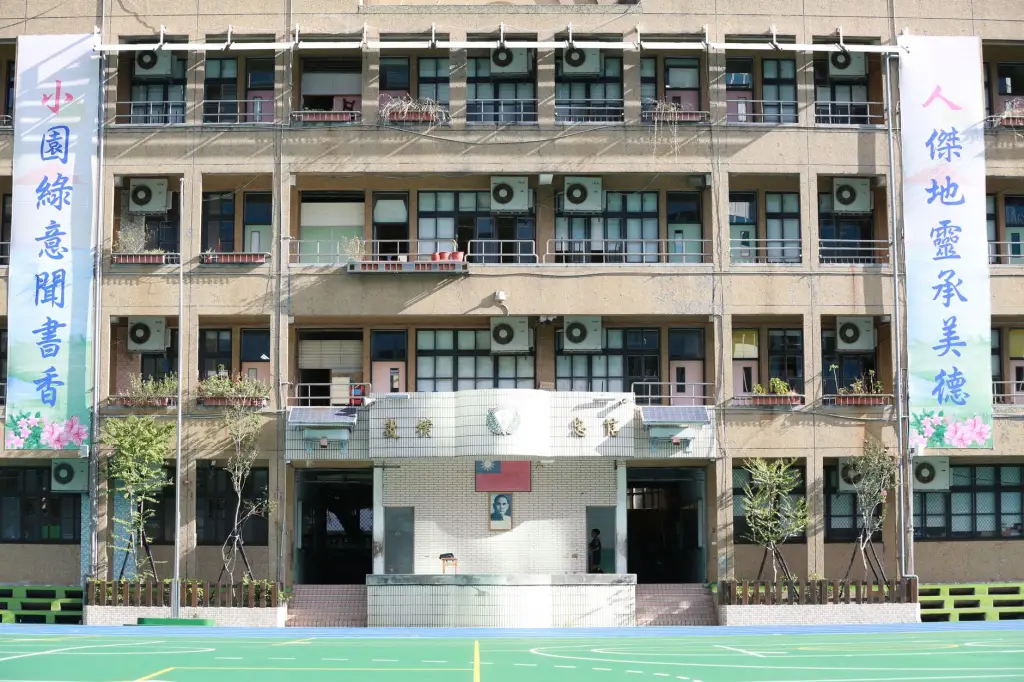 武汉广告装饰行业2025年环保材料应用趋势分析